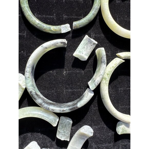 Broken Jade Bangles - Lot of 9 - Picture 9 of 10